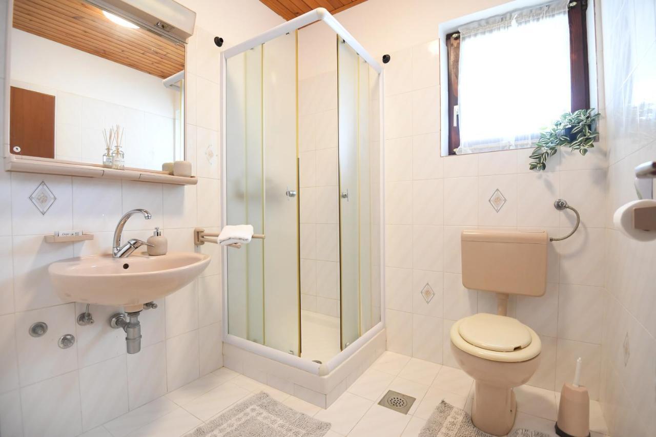 Apartmani Erna Pašman المظهر الخارجي الصورة